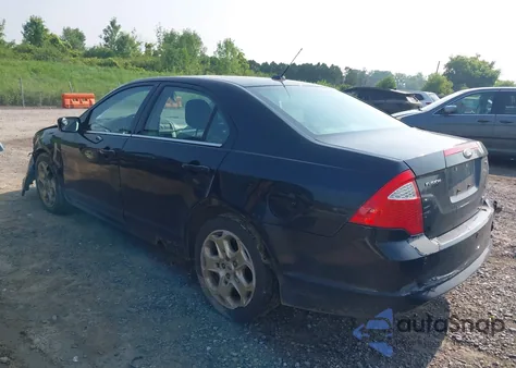 2010 Ford Fusion Se z USA, uszkodzony, nr VIN 3FAHP0HG3AR407995